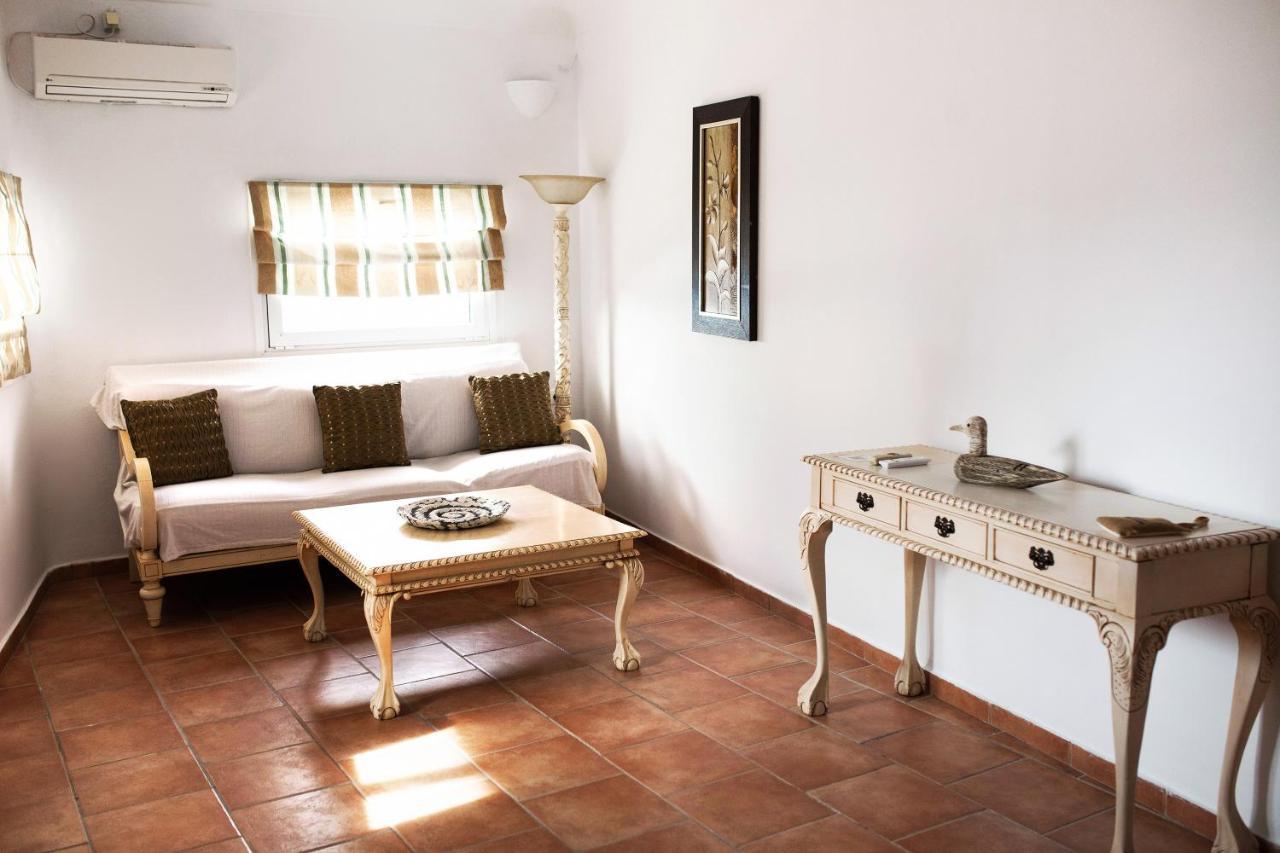 Suites Of The Gods Cave Spa Hotel Megalochori  Zewnętrze zdjęcie